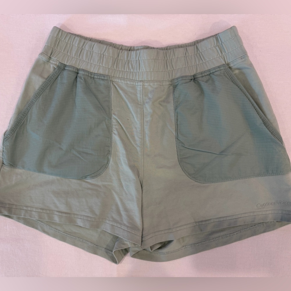 Outdoor Voices Beachtree Shorts in Silt Green 3.5” Size Small